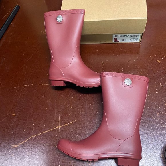 UGG Womens Maroon Sienna Matte 1100510 Pull On Mid Calf Rain Boots Sz US 5 US 8 - Picture 2 of 4